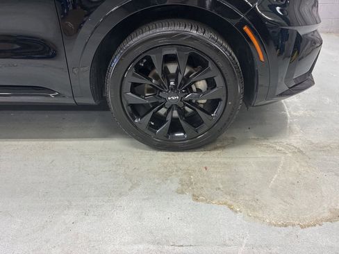 Used 2023 Kia Sorento SX image 4