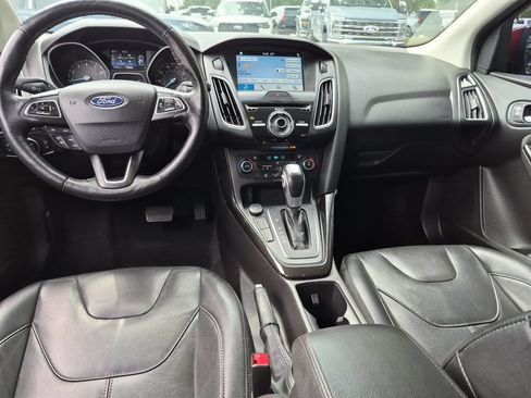 Used 2017 Ford Focus Titanium FWD image 27