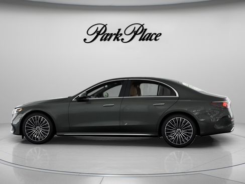 New 2026 Mercedes-Benz E 350 4MATIC Sedan image 9