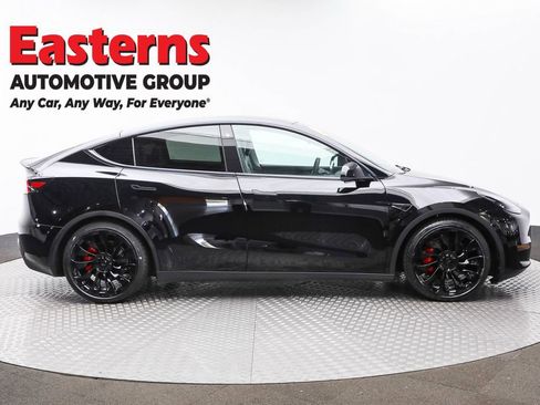 Used 2022 Tesla Model Y Performance image 4