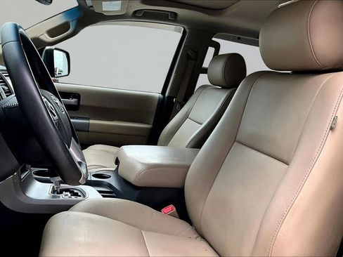Used 2017 Toyota Sequoia Limited AWD/4WD image 19