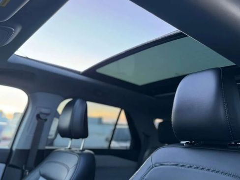 Used 2023 Ford Explorer XLT w/ Equipment Group 202A image 23