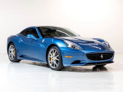 Used 2010 Ferrari California image 4