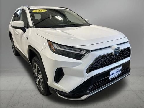 Used 2023 Toyota RAV4 SE w/ Weather & Moonroof Package AWD/4WD image 8