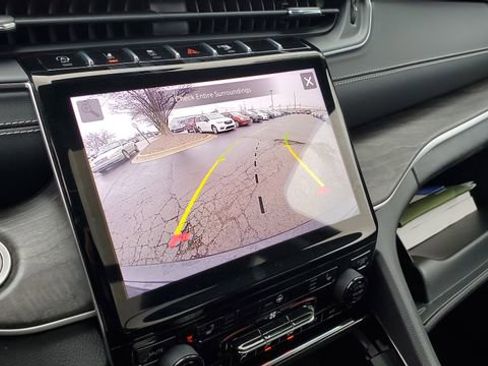 Certified 2023 Jeep Grand Cherokee Limited image 20