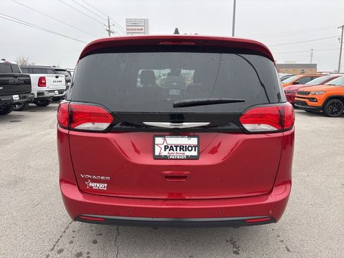 New 2026 Chrysler Voyager LX image 4