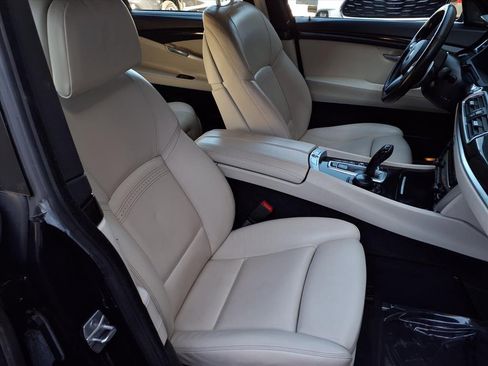Used 2017 BMW 550i Gran Turismo xDrive image 22