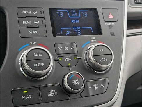Used 2020 Toyota Sienna XLE image 15