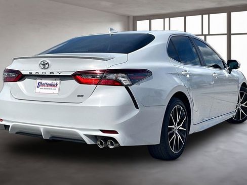 Used 2023 Toyota Camry SE image 6