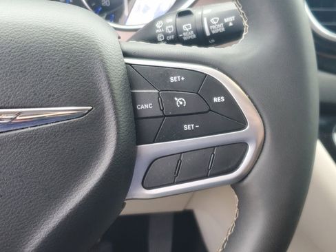 Used 2024 Chrysler Voyager LX image 23