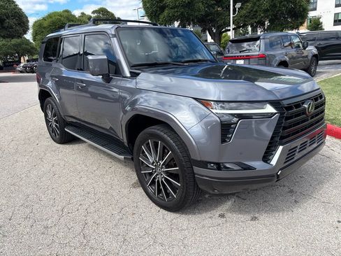 Used 2024 Lexus GX 550 w/ Accessory Package (Z1) AWD/4WD image 7