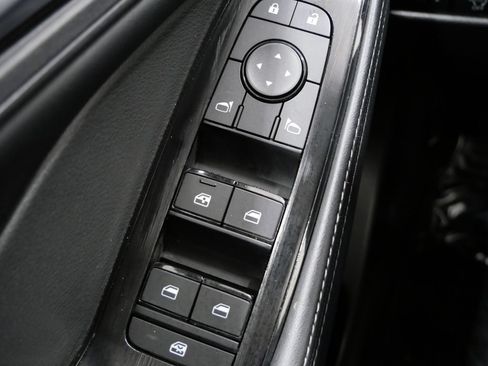 Used 2025 Nissan Rogue SV AWD/4WD image 13