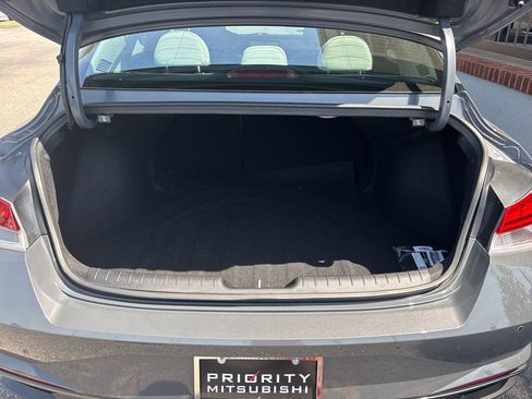 Used 2023 Hyundai Elantra Limited FWD image 35