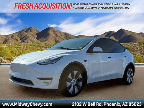 Used 2021 Tesla Model Y Long Range AWD/4WD image 1