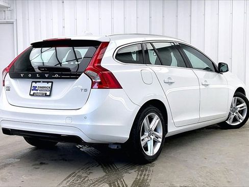 Used 2015 Volvo V60 T5 Premier image 12