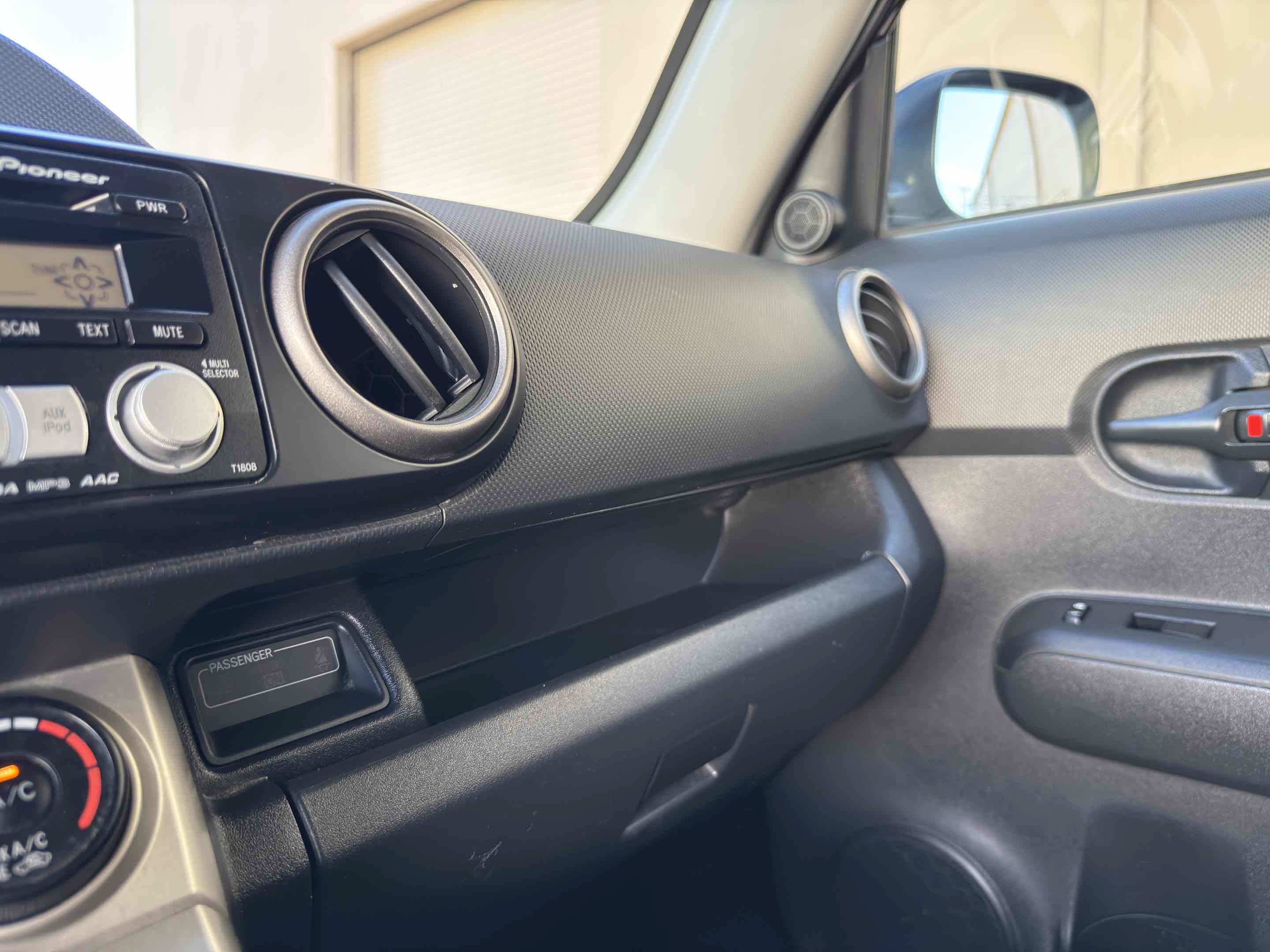 Used 2008 Scion xB FWD image 29