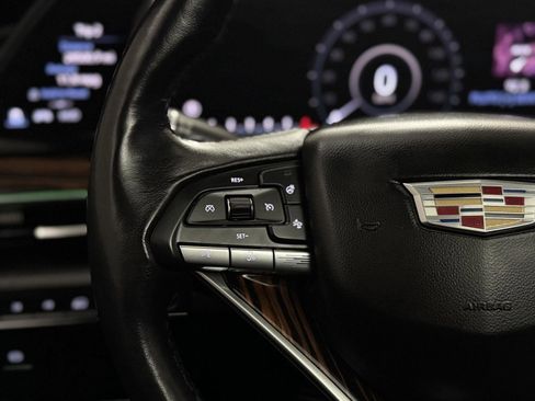 Used 2021 Cadillac Escalade Premium Luxury image 16