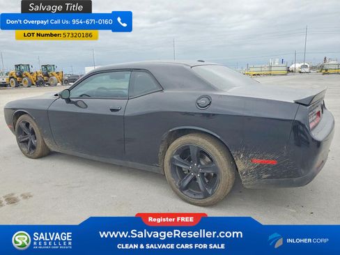 Used 2018 Dodge Challenger R/T RWD image 3
