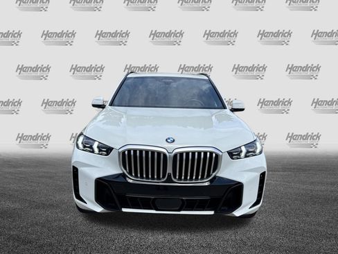Used 2024 BMW X5 sDrive40i w/ M Sport Package RWD image 3