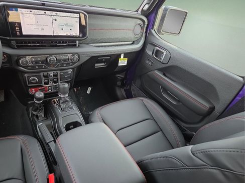 New 2026 Jeep Wrangler Unlimited Rubicon w/ Xtreme 35 Tire Package AWD/4WD image 12