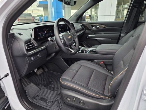 Used 2026 Chevrolet Traverse High Country w/ LPO, Floor Liner Package AWD/4WD image 3