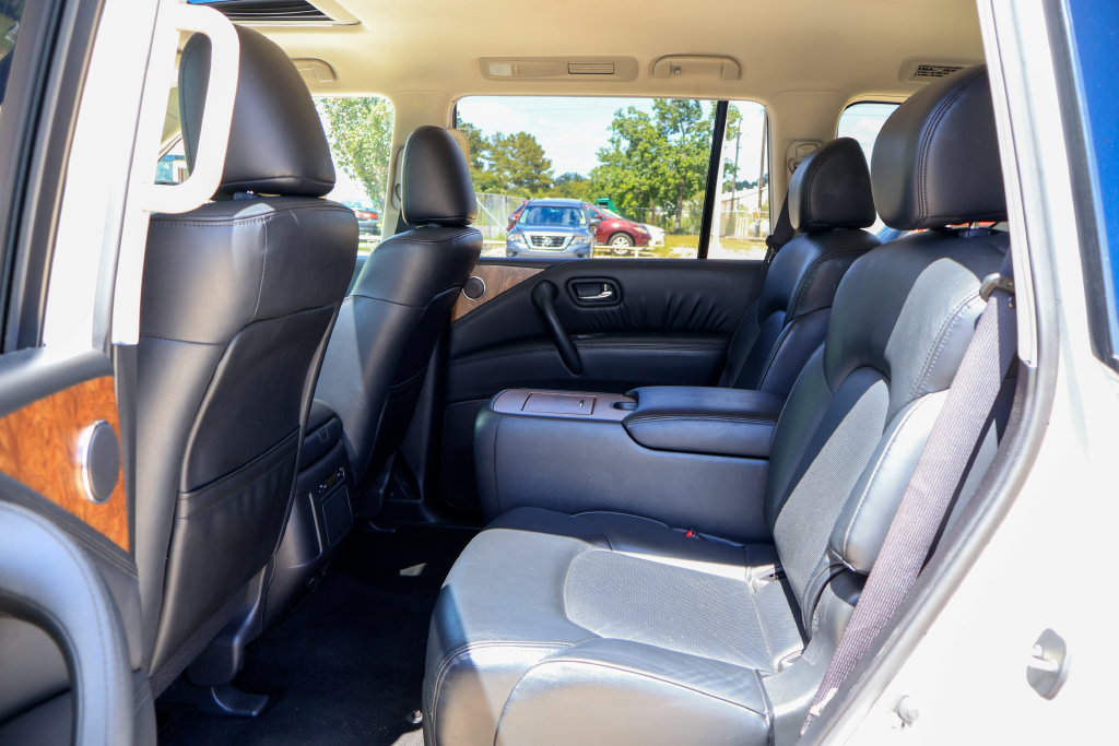 Used 2024 Nissan Armada SL w/ Captain's Chairs Package RWD image 9