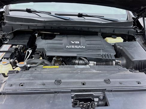 Used 2017 Nissan Titan SV RWD image 34