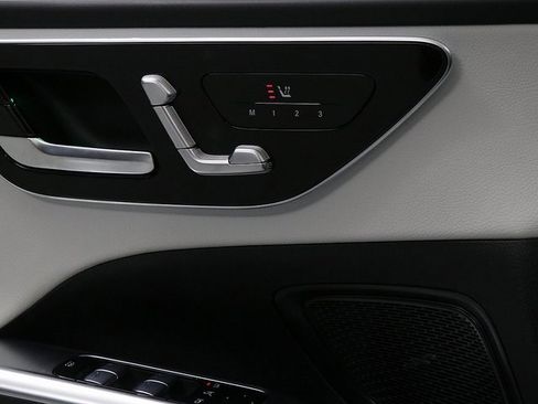 New 2025 Mercedes-Benz C 300 4MATIC Sedan image 21