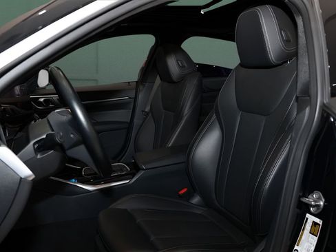 Used 2022 BMW i4 eDrive40 image 2