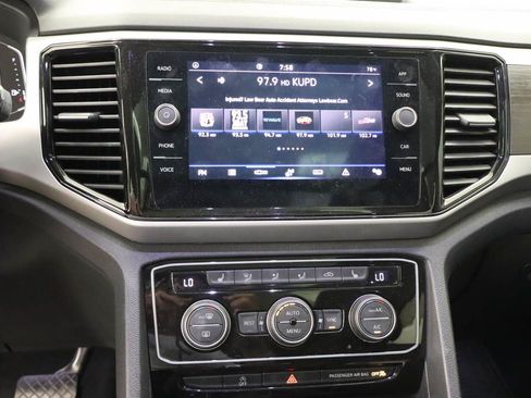 Used 2023 Volkswagen Atlas SE w/ Panoramic Sunroof Package FWD image 10