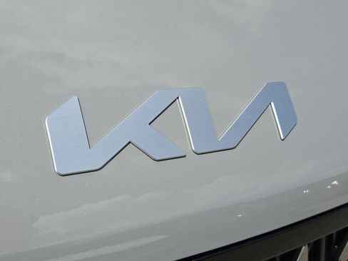 New 2026 Kia Carnival EX image 4