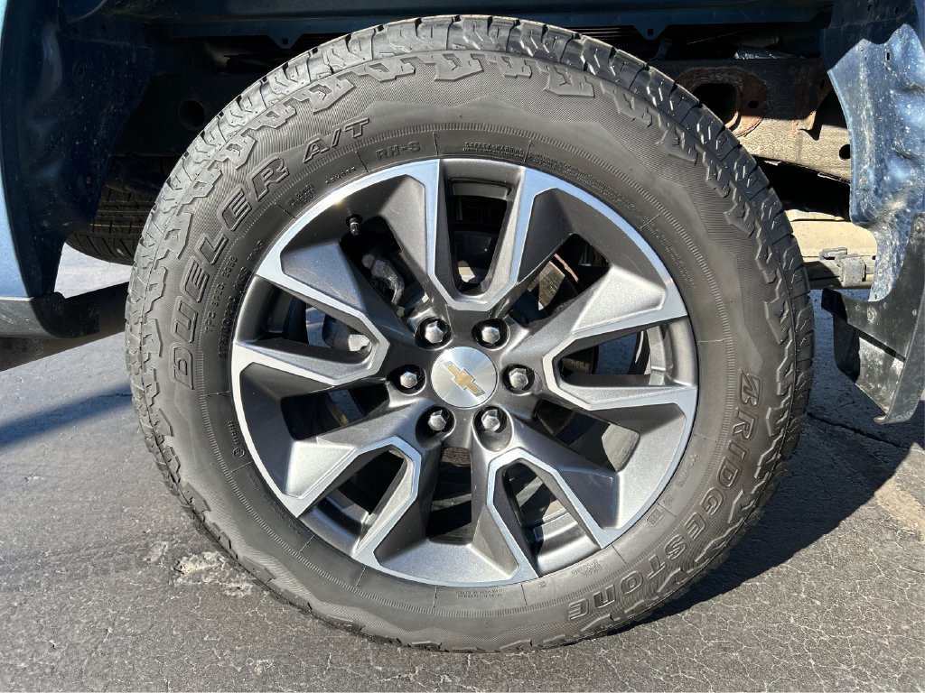 Used 2024 Chevrolet Silverado 1500 LT AWD/4WD image 14