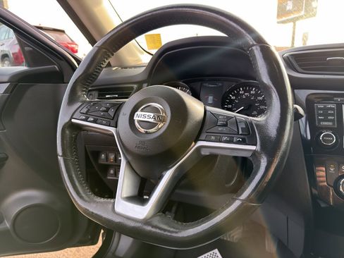 Used 2017 Nissan Rogue SL w/ SL Premium Package image 21