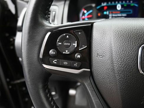 Used 2021 Honda Pilot Touring image 6