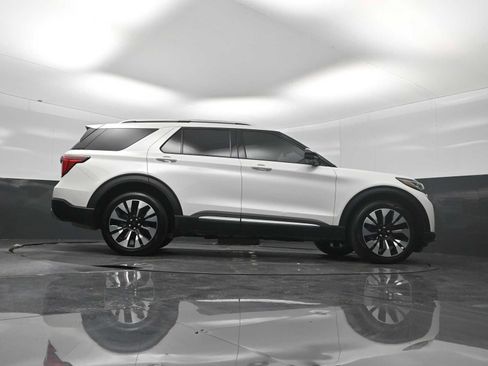 Certified 2026 Ford Explorer Platinum w/ LUX Leather Package AWD/4WD image 57