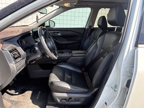 Used 2021 Nissan Rogue SL w/ Premium Package FWD image 3
