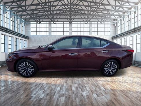 Used 2025 Nissan Altima 2.5 SV image 7