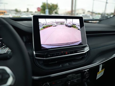 New 2026 Jeep Compass Latitude image 19