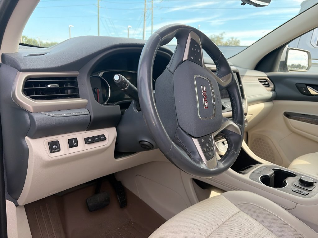 Used 2020 GMC Acadia Denali w/ Technology Package FWD image 12