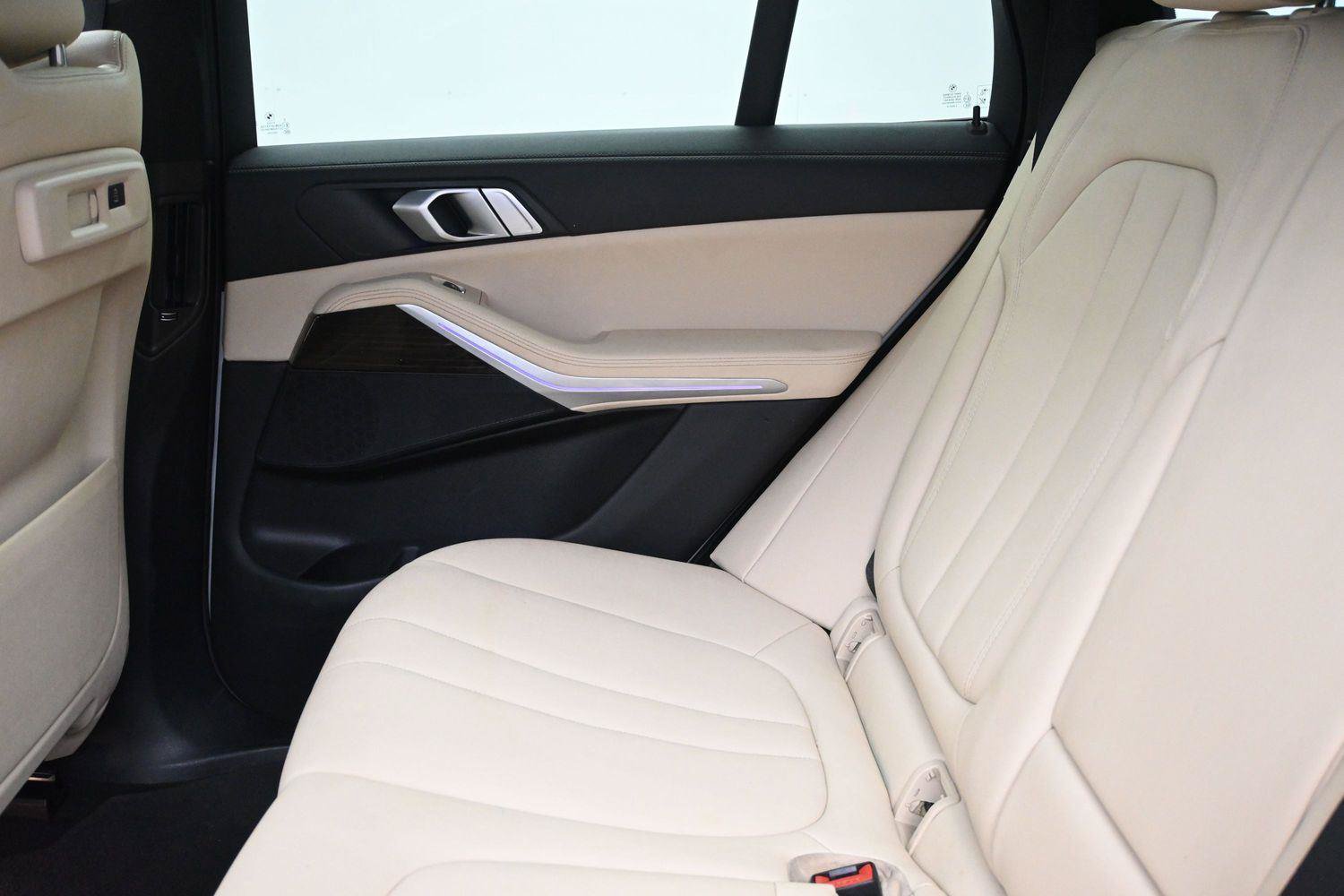 Used 2021 BMW X5 xDrive40i w/ Convenience Package AWD/4WD image 16