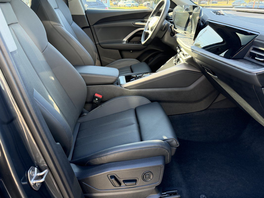 Used 2025 Audi Q5 Premium Plus AWD/4WD image 22