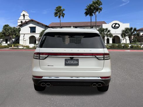 Used 2024 Lincoln Aviator Reserve w/ Elements Package Plus RWD image 3