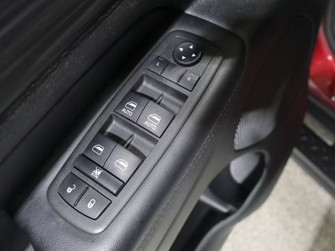 Certified 2022 Jeep Grand Cherokee Laredo X AWD/4WD image 15