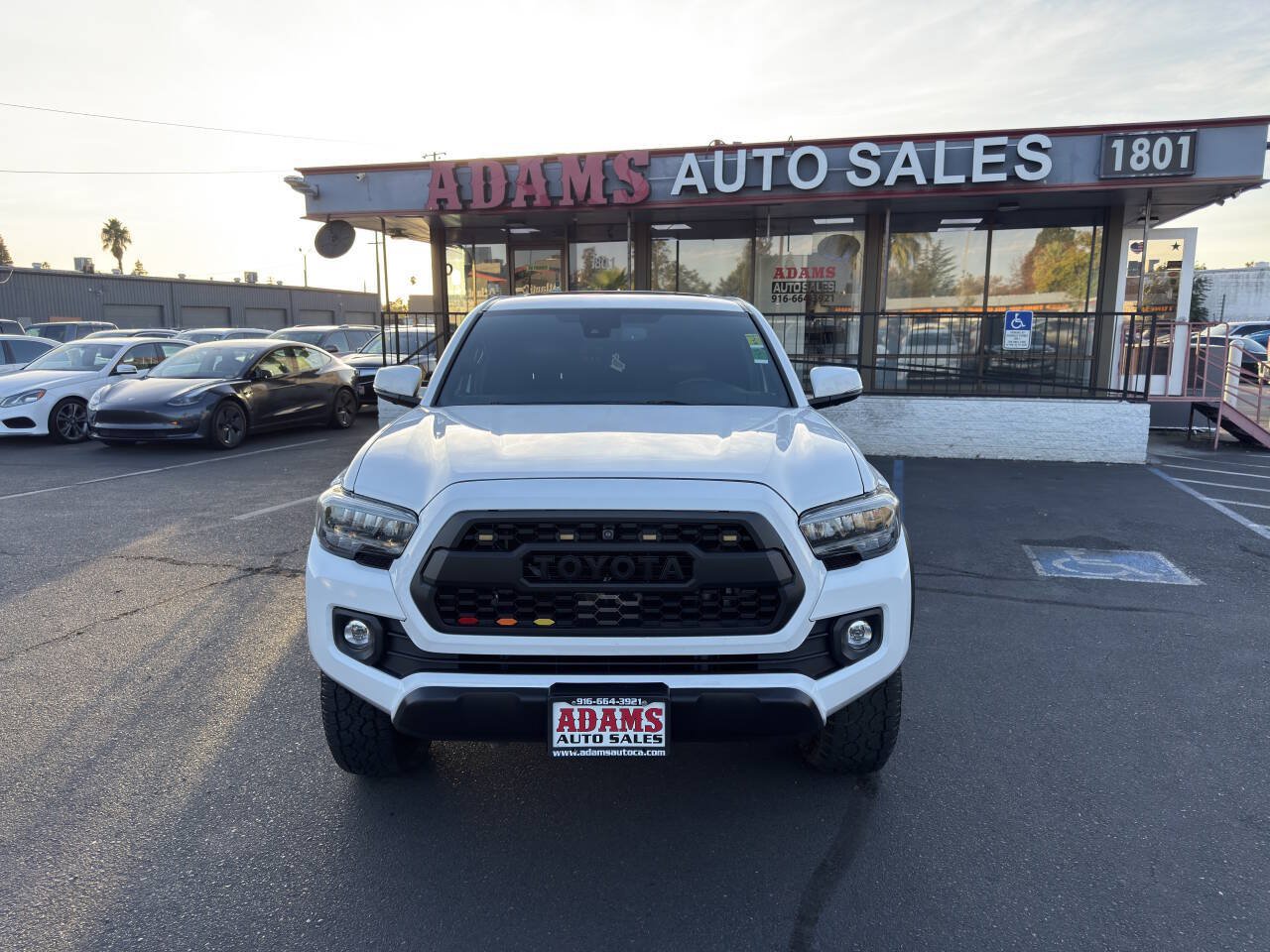Used 2021 Toyota Tacoma TRD Off-Road w/ TRD Premium Off Road Package AWD/4WD image 8