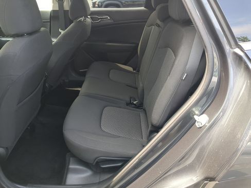 Used 2024 Kia Sportage LX AWD/4WD image 29
