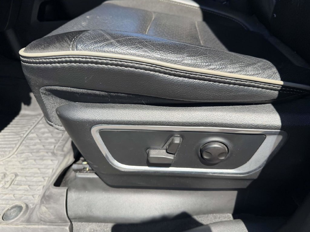 Used 2022 RAM 1500 Laramie w/ Sport Appearance Package AWD/4WD image 23