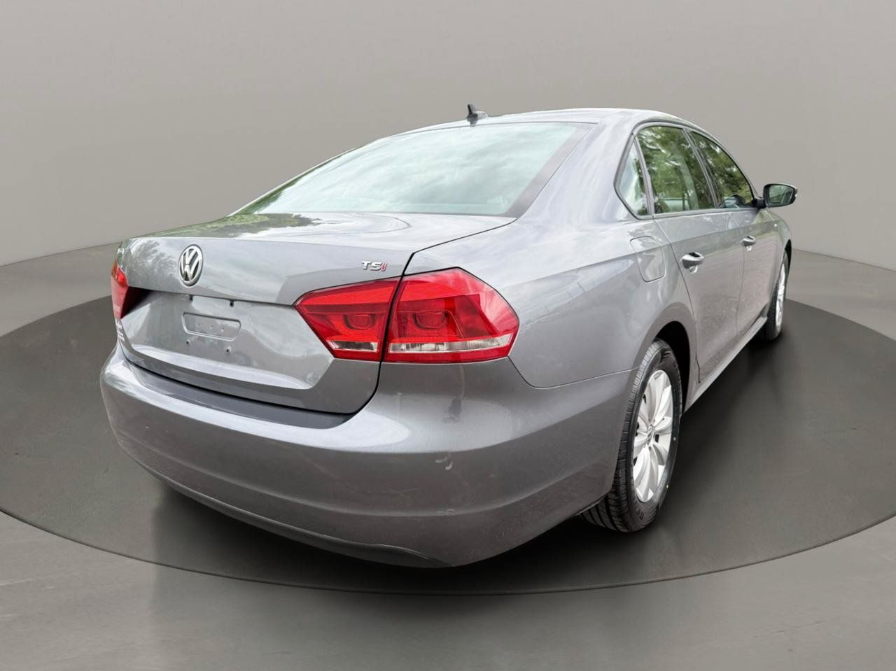Used 2015 Volkswagen Passat 1.8T Wolfsburg Edition FWD image 6