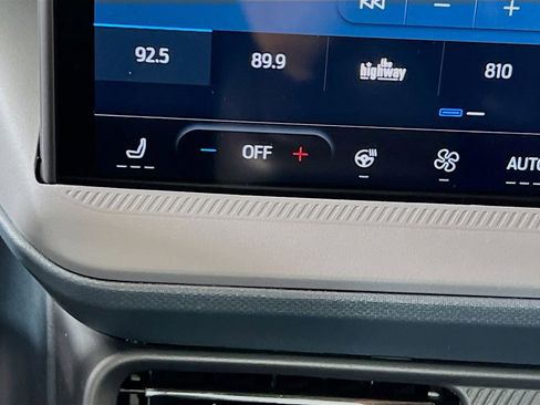 New 2025 Ford Maverick Lariat w/ Black Appearance Package image 23