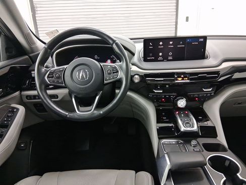 Used 2023 Acura MDX SH-AWD w/ Advance Package image 4