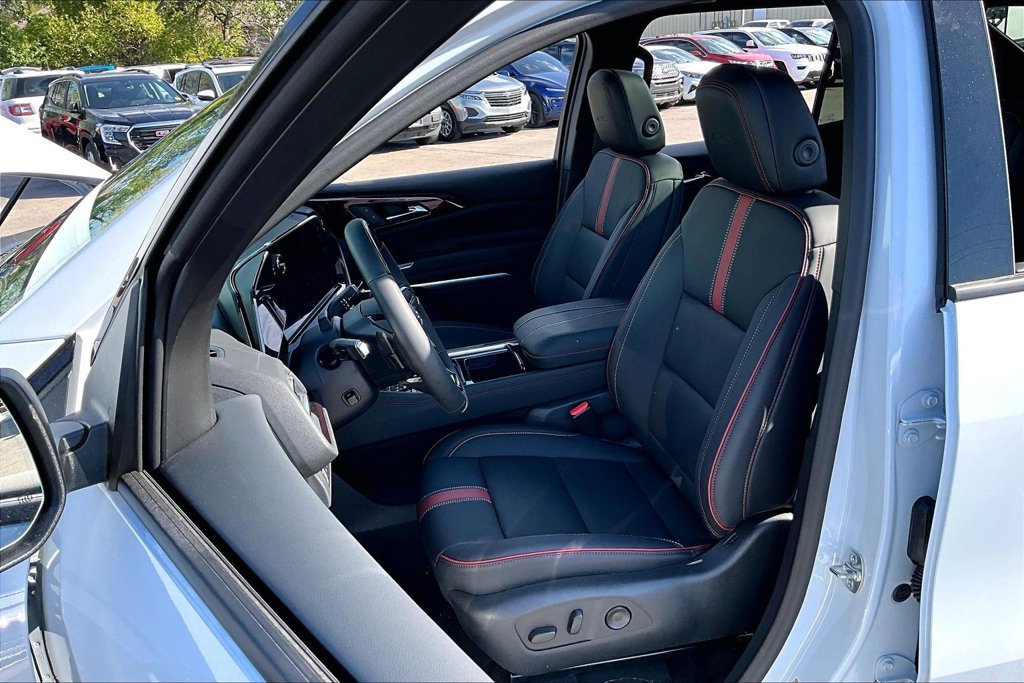 New 2027 Chevrolet Traverse RS FWD image 9